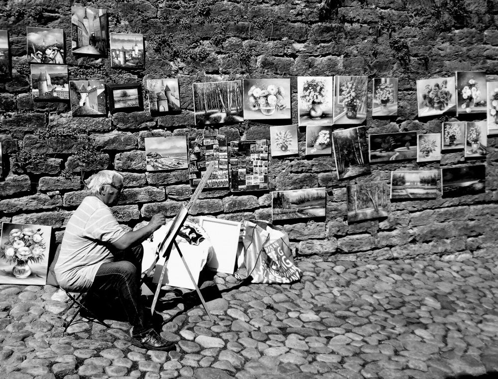 Черно-белый художник.