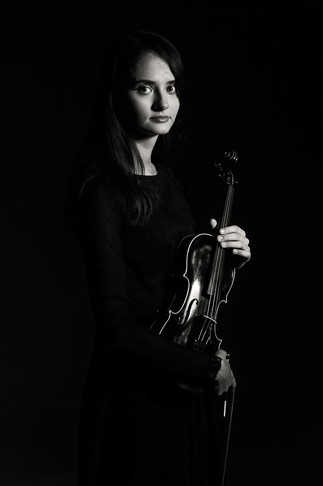 Скрипачка Соня.