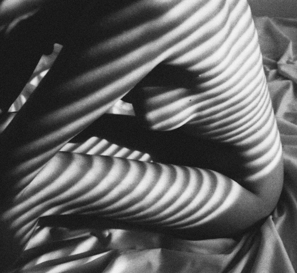 Striped nude -02