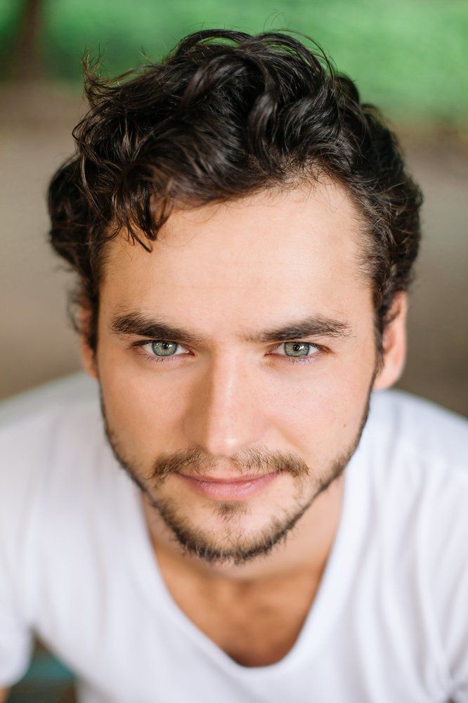 эти глаза напротив