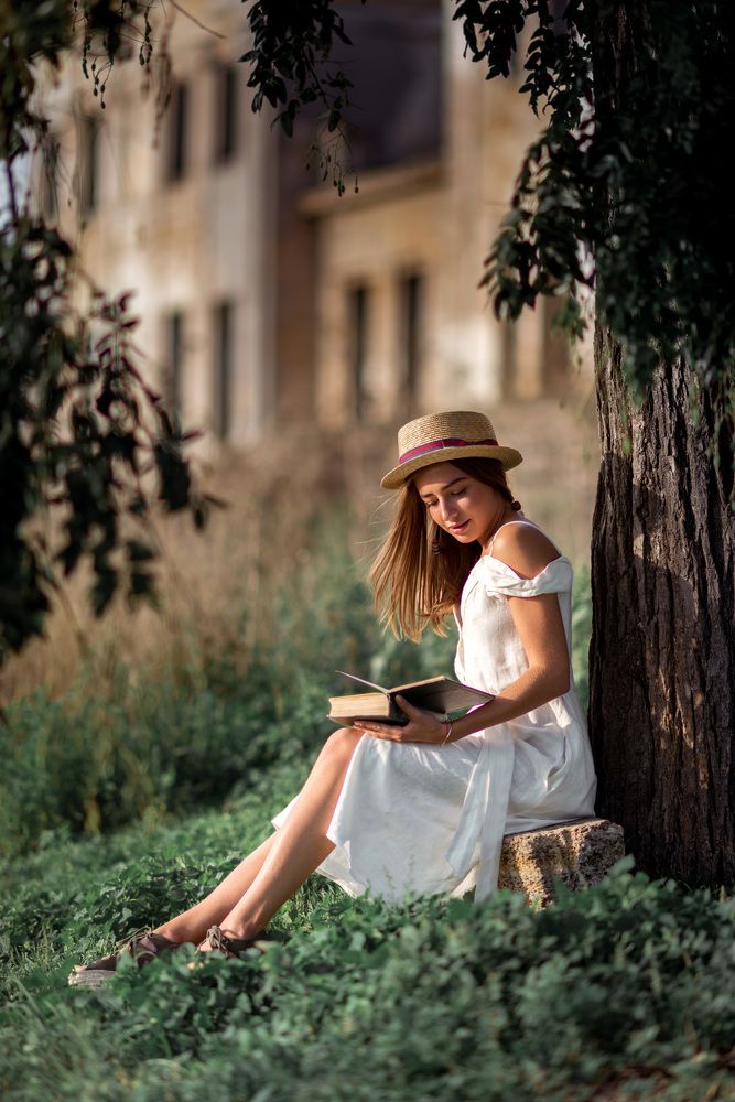 Просто красивая девушка в красивой локации. Без названия)