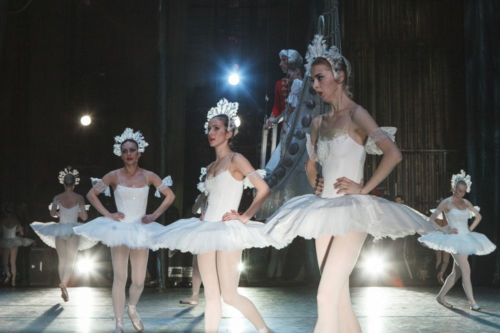 Снежинки устали