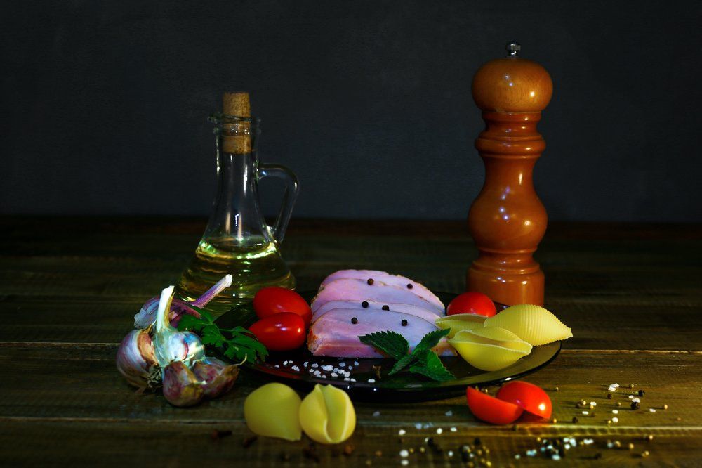 ветчина с помидорами