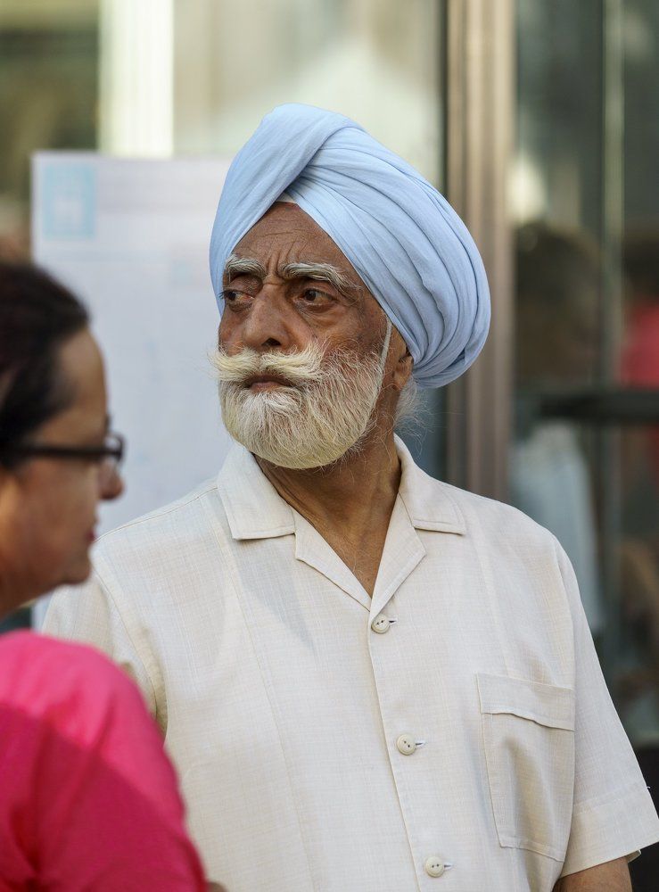 В чужом городе.