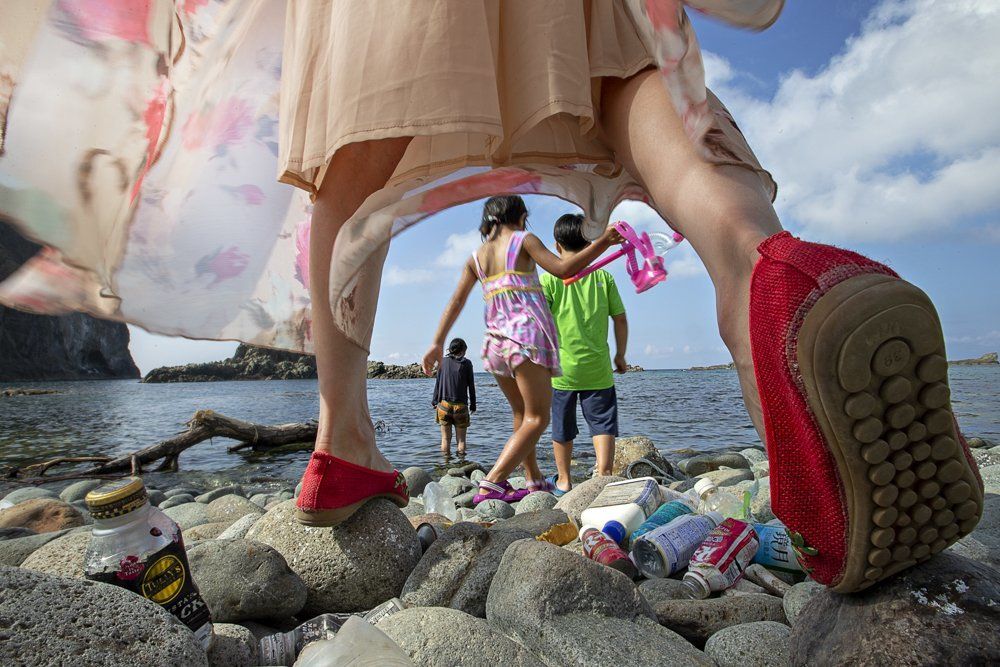 Plastic Problem without border