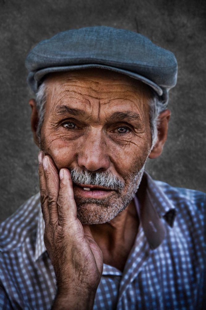 story eyes -irani man