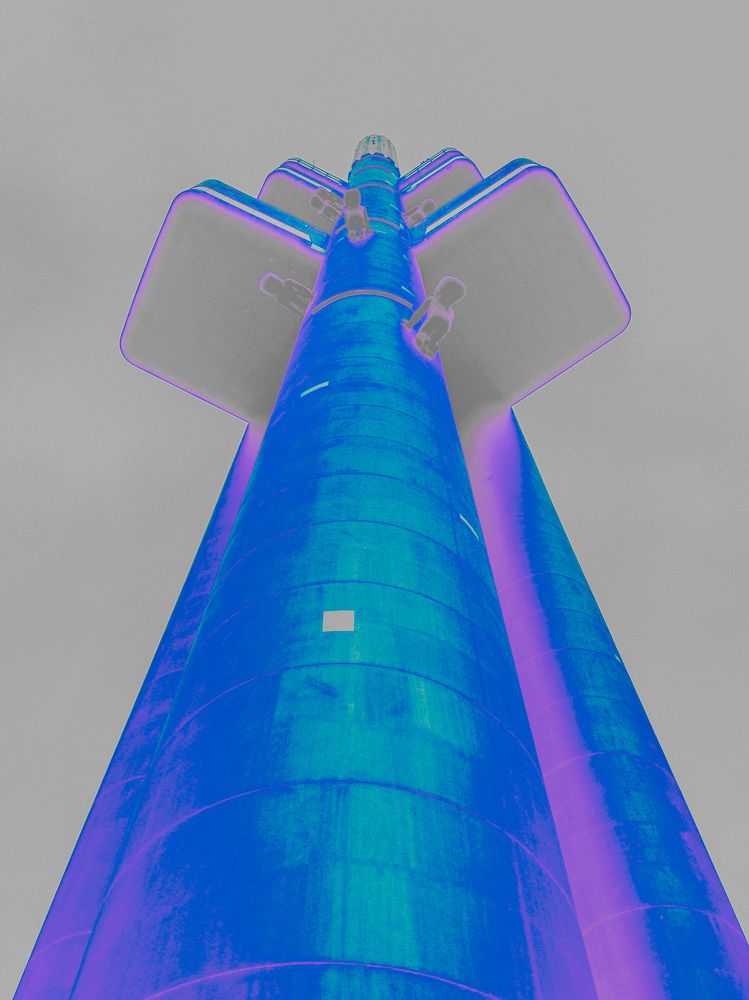 Look ate the sky, baby