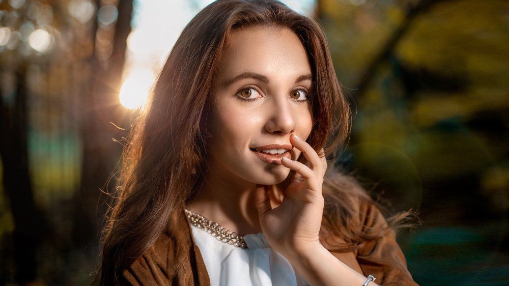 В лучах осеннего солнца.