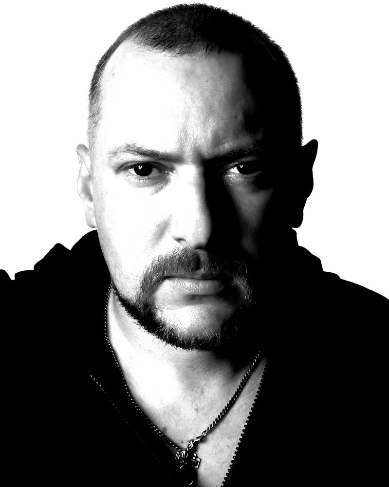 черно-белый