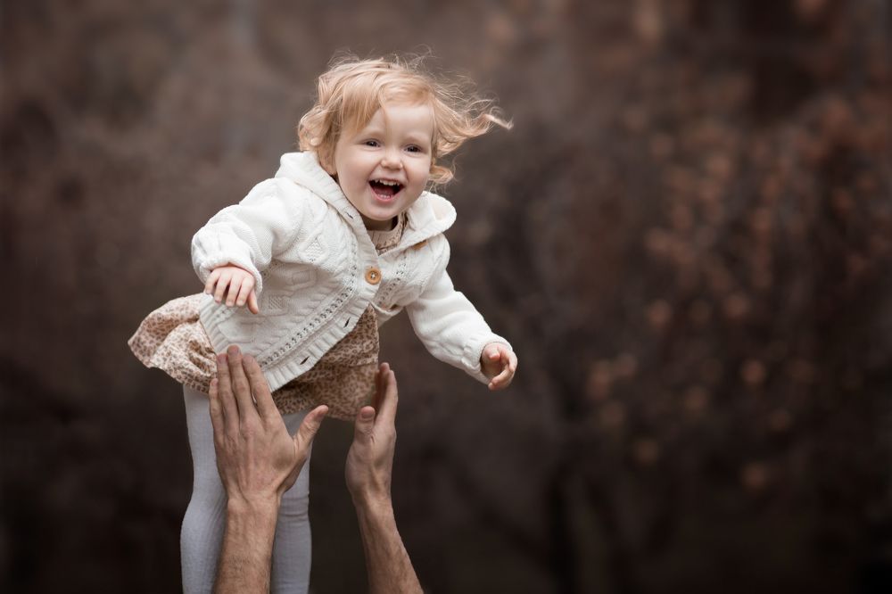 В папиных руках