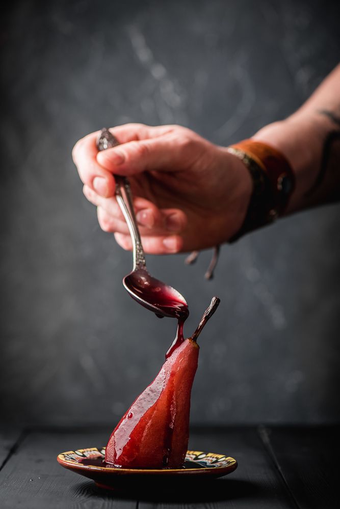 Пряная груша в вине