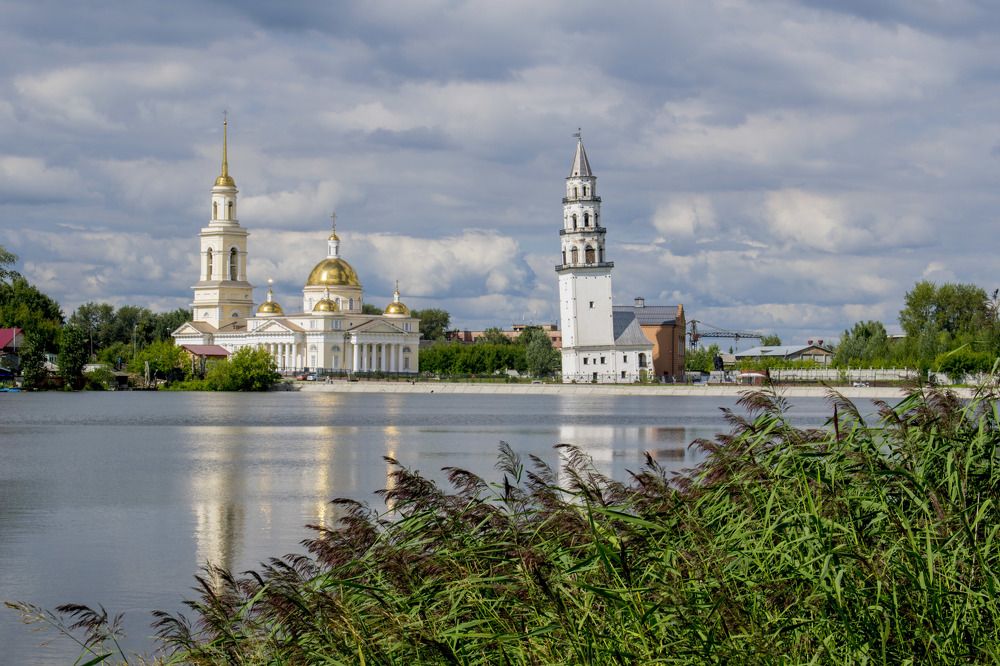 Невьянская наклонная башня