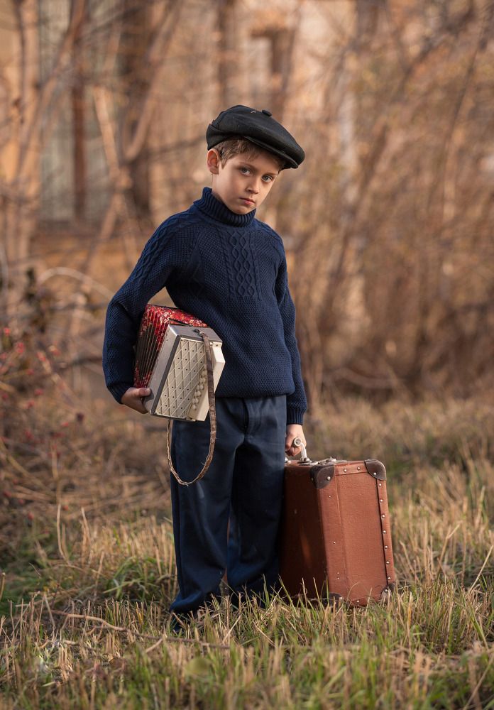 А у нас во дворе есть один музыкант.