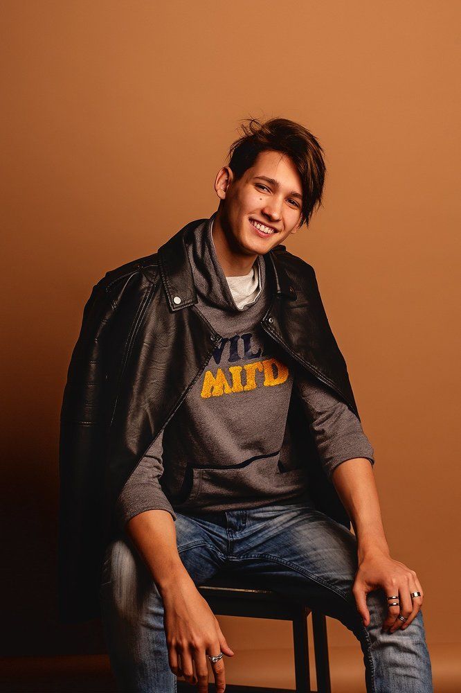 от улыбки станет всем светлей