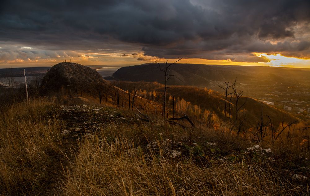 Рассвет над горой