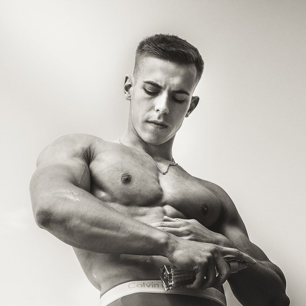 Солнце. Пляж. Масло.