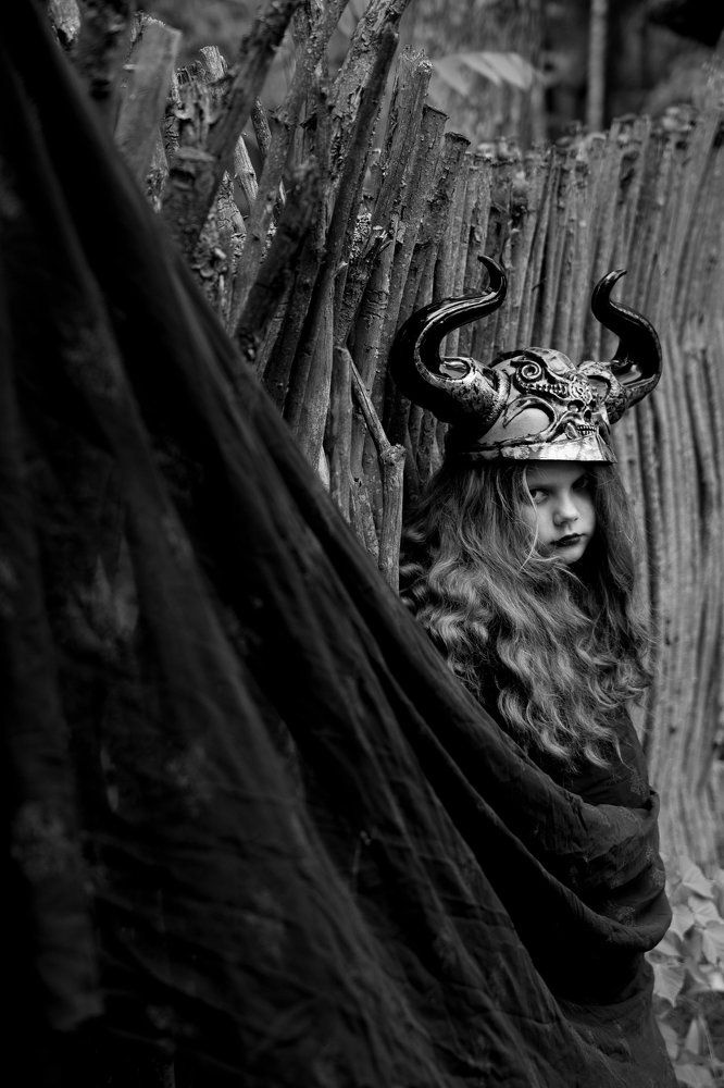 Девушка викинг.