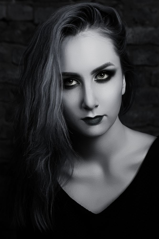 Смотри на меня.