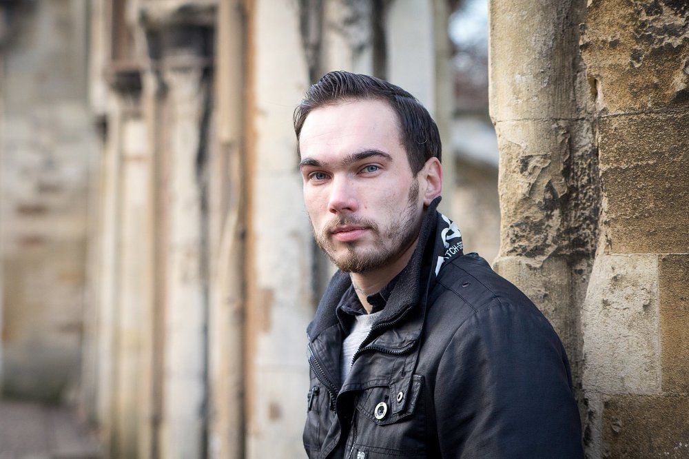 На прогулке.