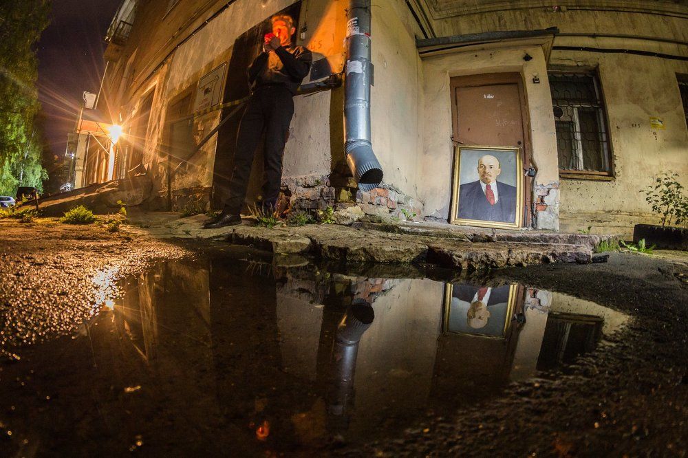 Во дворе. Серия " Заветы Ильича"