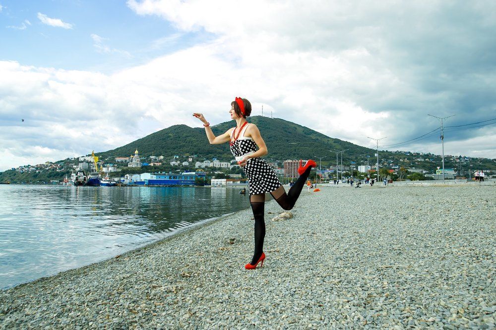 Брошу камушек я море, в Нептуна, вдруг, попаду.. :-)