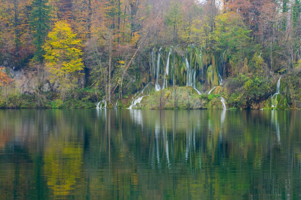 on a silver lake -1- PLITVICE