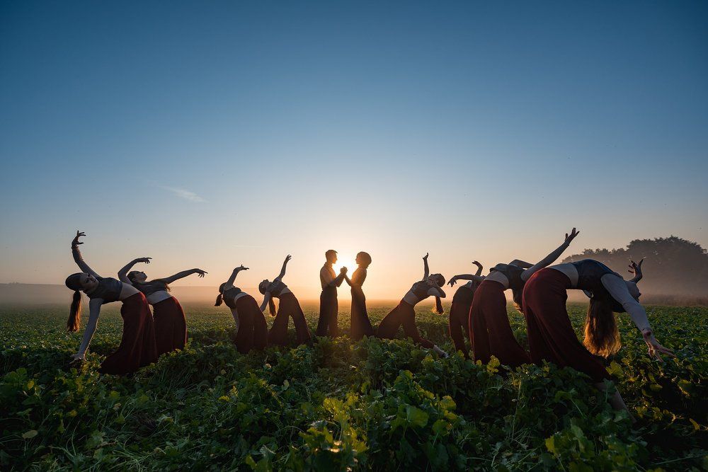 Танцы на рассвете