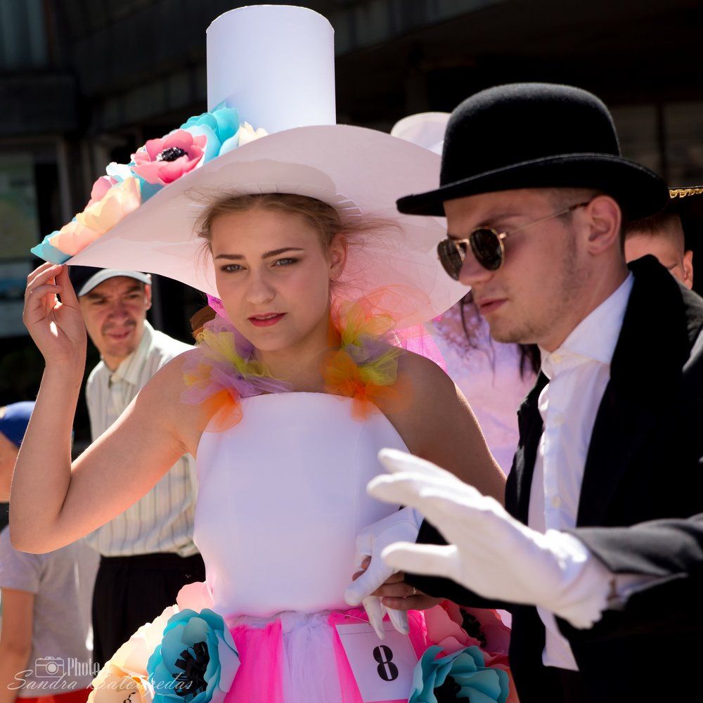 Идешь медленно и становишься вот здесь...