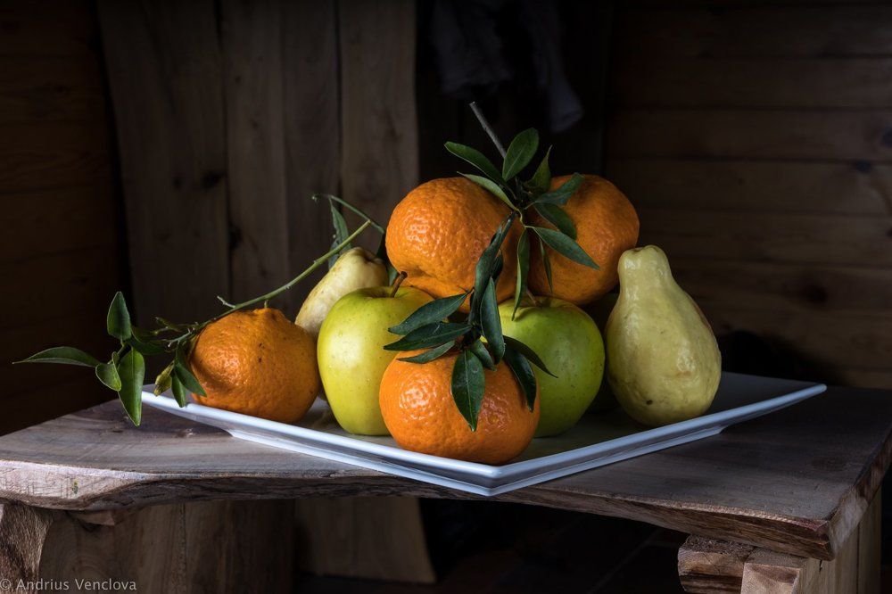 Apples, guava and mandarins