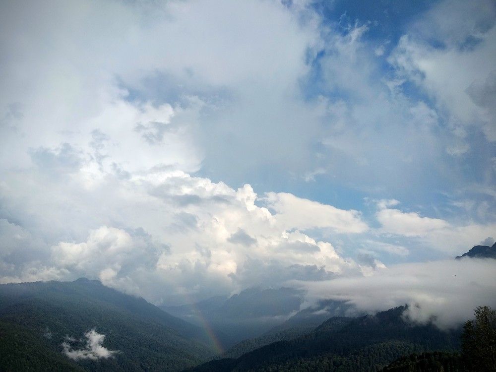 Между небом и землёй