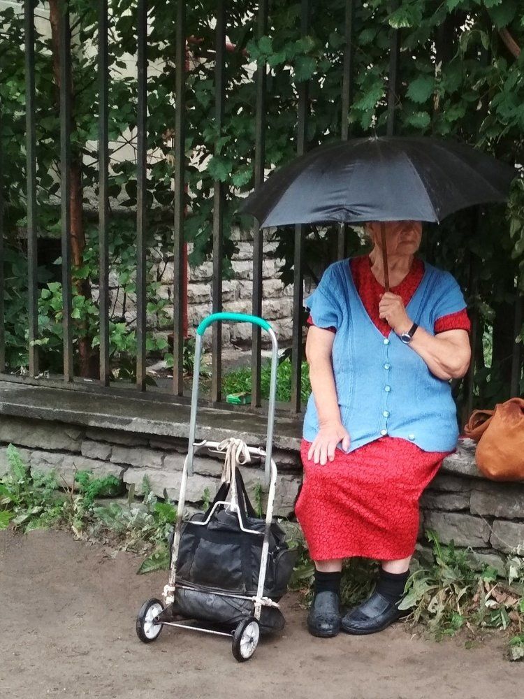 Под дождем