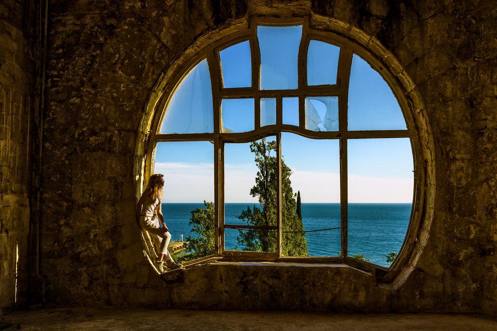 Гранатовое окно