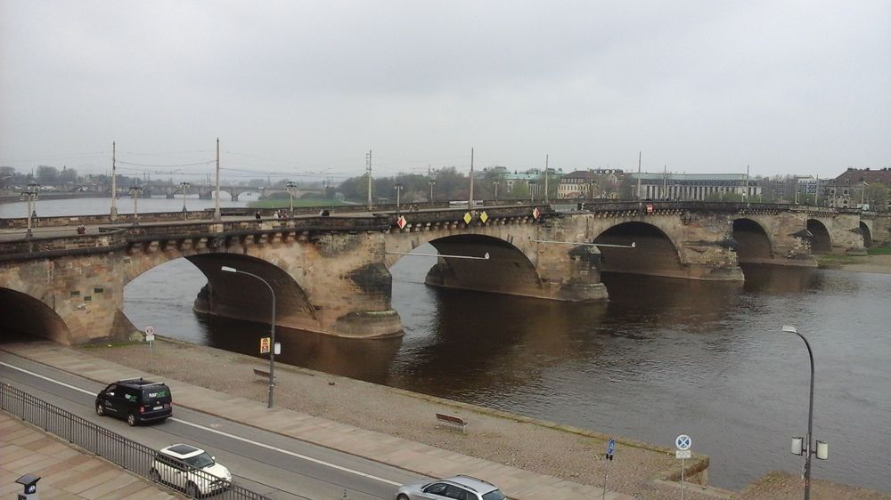 Дрезденский старинный мост.