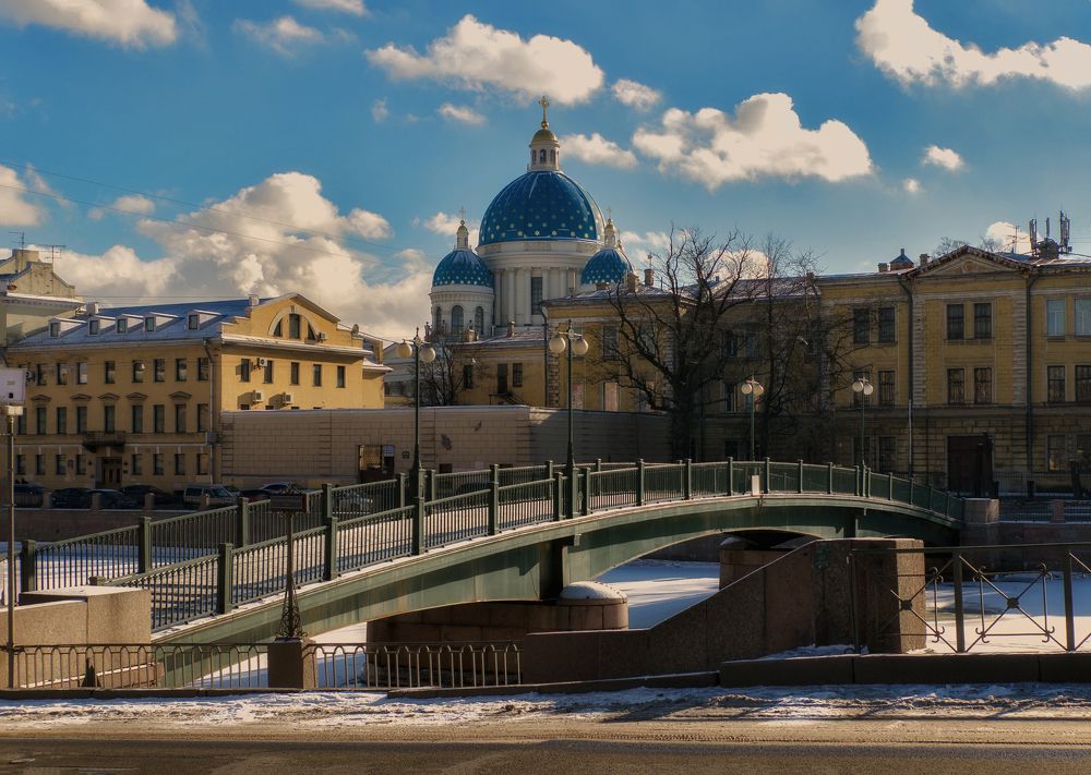 По Петербургу