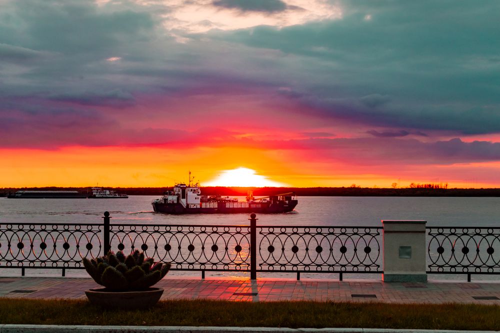 Закат над рекой Амур