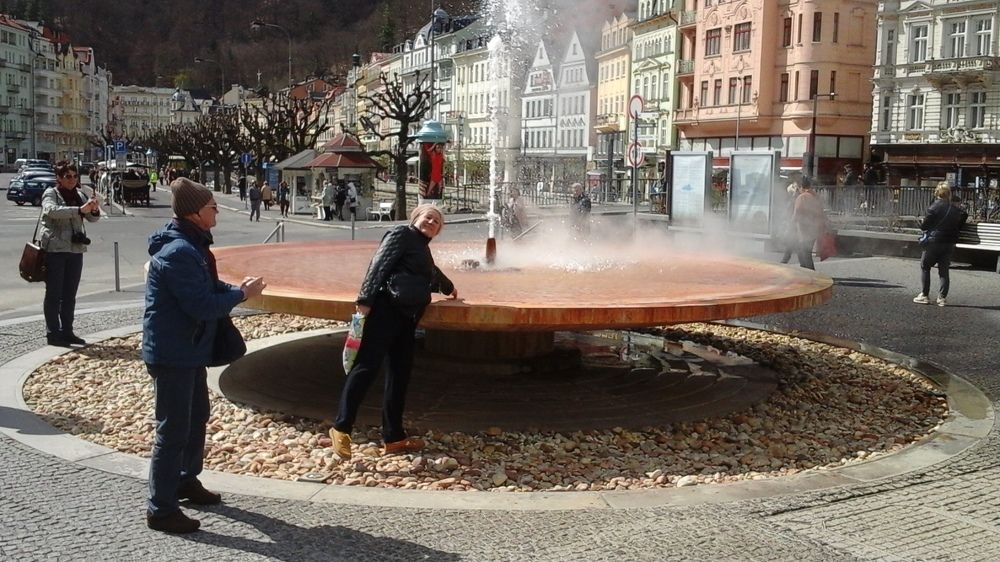 Чехия. Карловы Вары. Источник целебной воды.