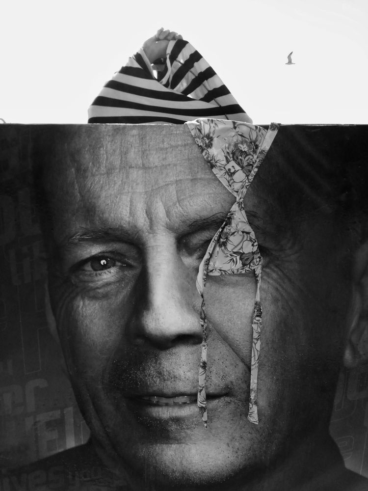 Пират и чайка (раздевалка на пляже)