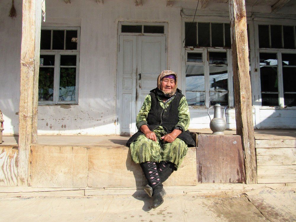 Пожилая женщина