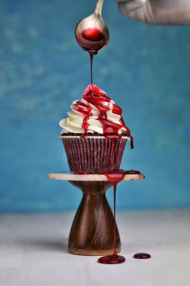 Red Velvet cupcakw with cream cheese frosting