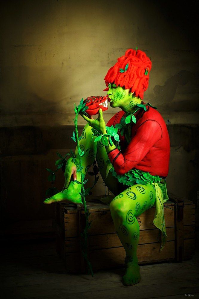 Супергерой Плющ