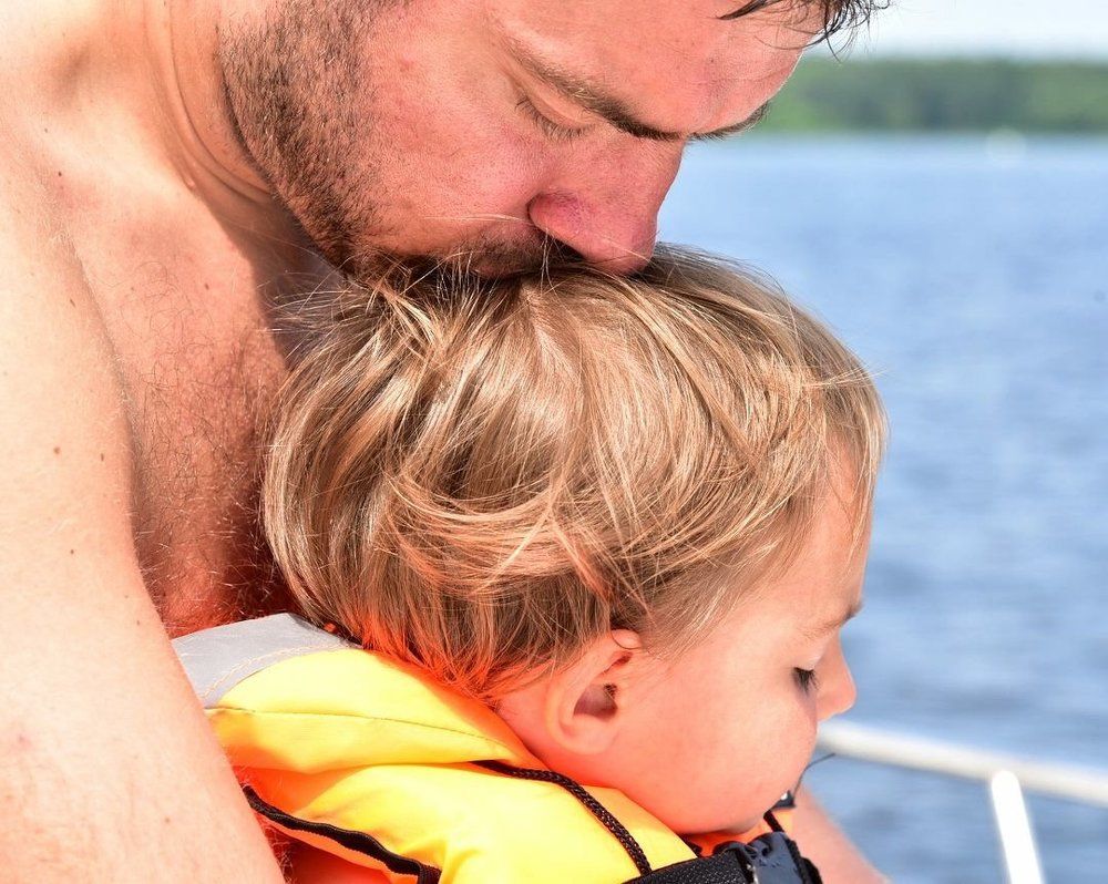 Отцовская нежность