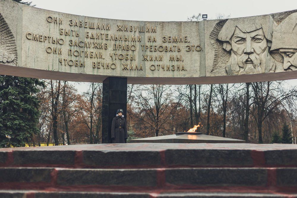 На страже вечного огня.