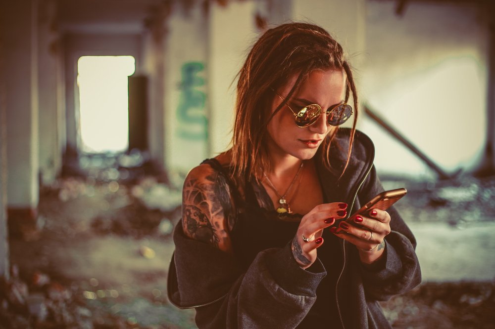 В этом мире связи нет.