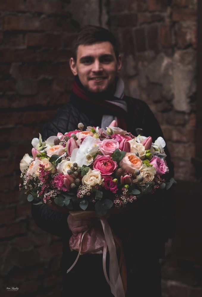 Дарите женщинам цветы