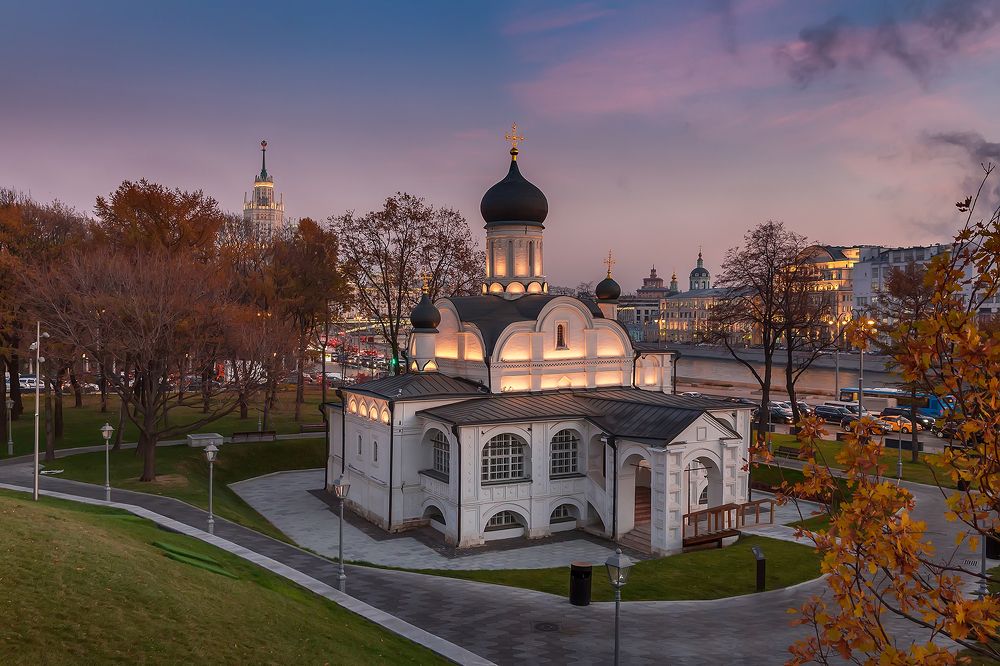 Ноябрьский вечер в Москве.