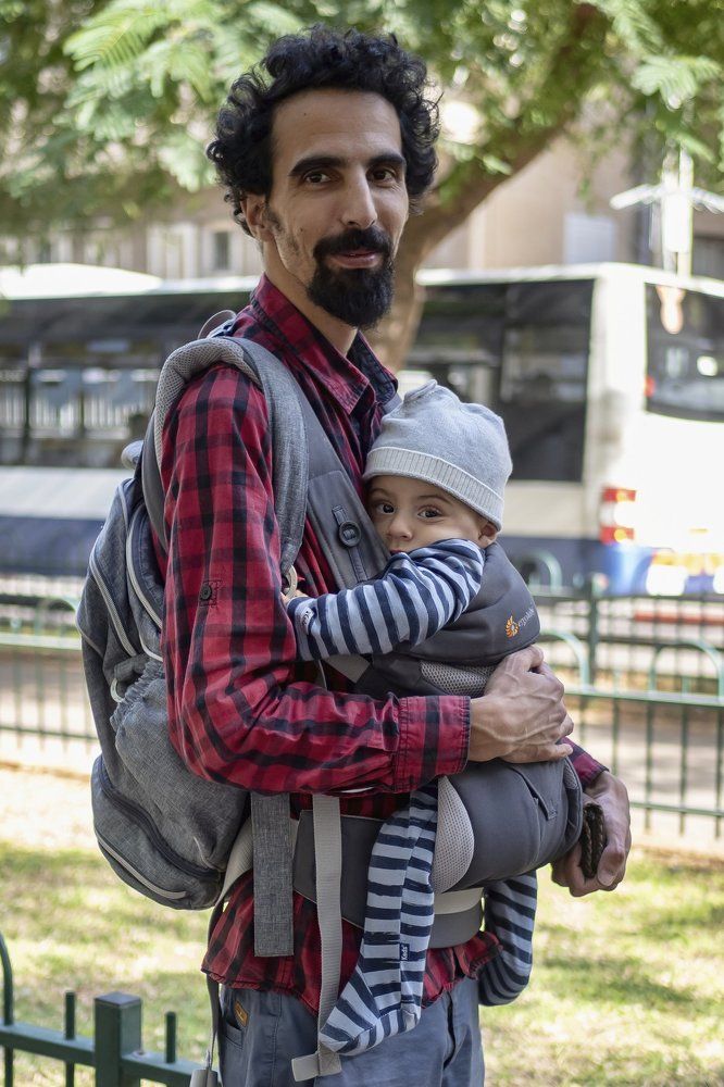 С папой на прогулке.