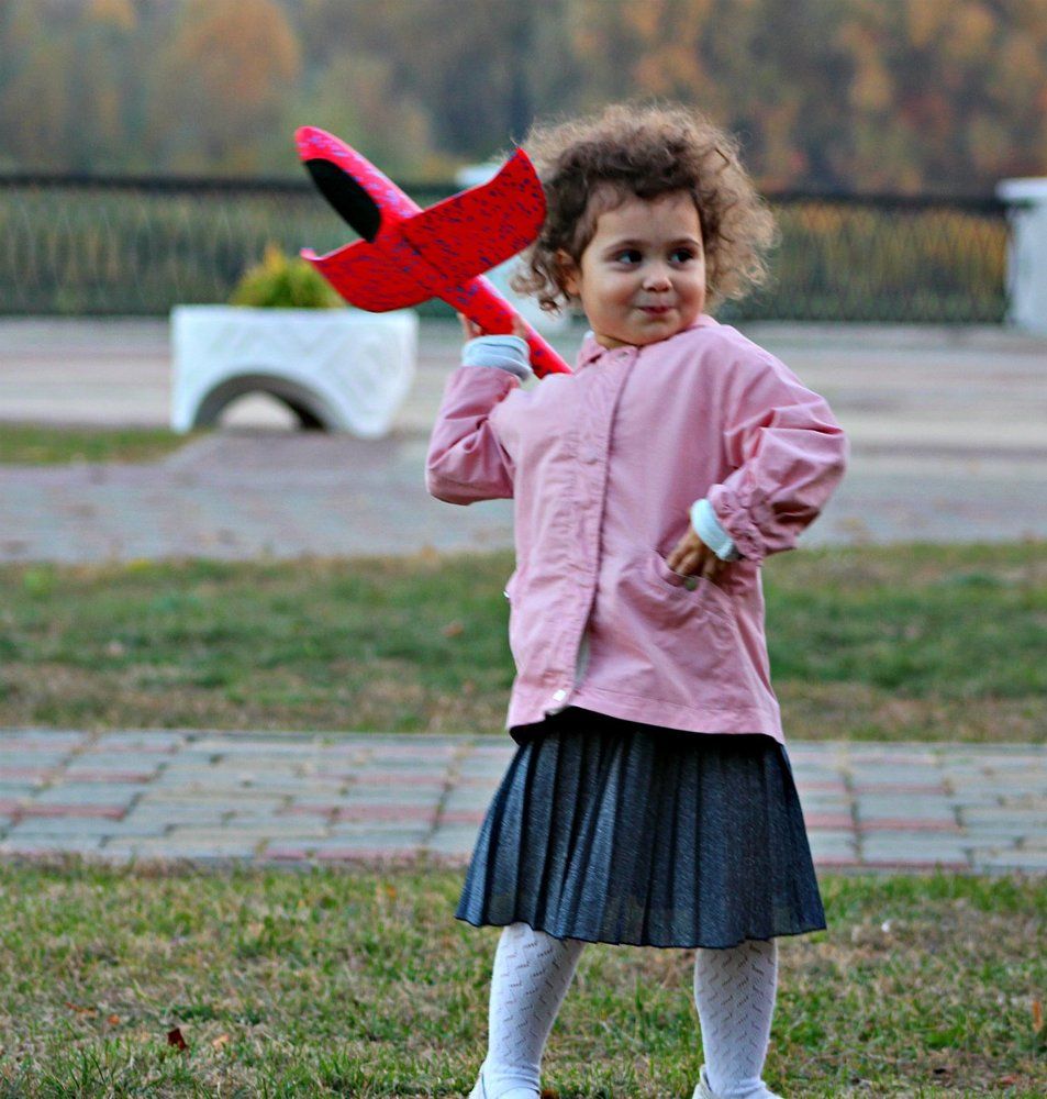 --Сейчас как запущу самолёт...!