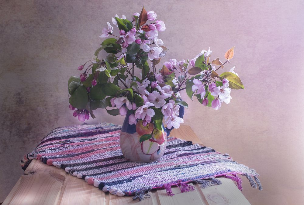 Яблони цвет...