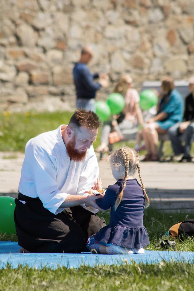 Девочка и ...