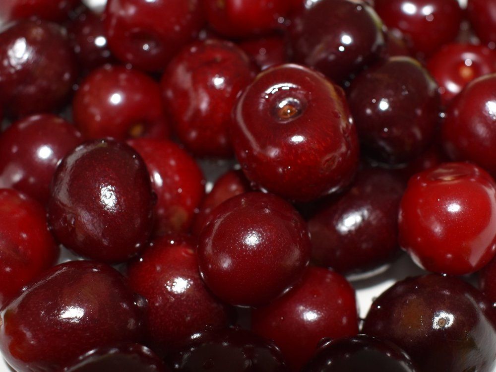 Вишни черешни.